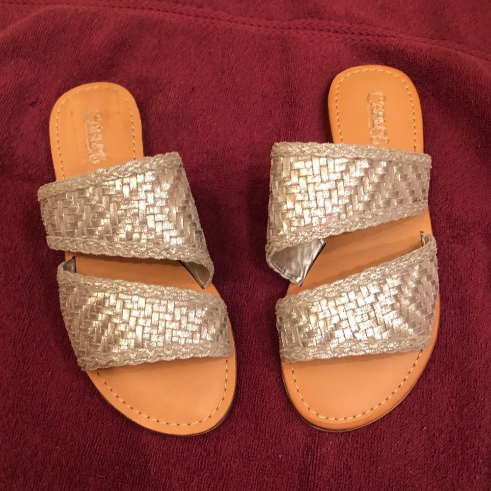 CARLOS SANTANA “HOLLY” SILVER WOVEN SANDALS
